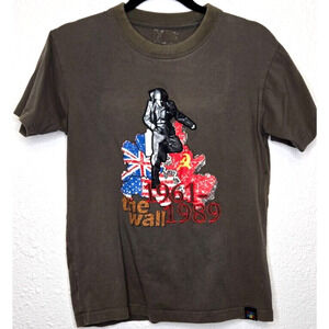 Vintage Berlin T Shirt Small Gray The Wall 1961-1989 Crew Embroidered Faded Tee